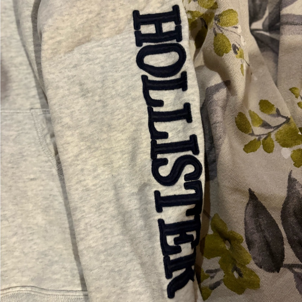 Hollister Light Gray Hoodie with Navy Logo - Picture 2 of 4